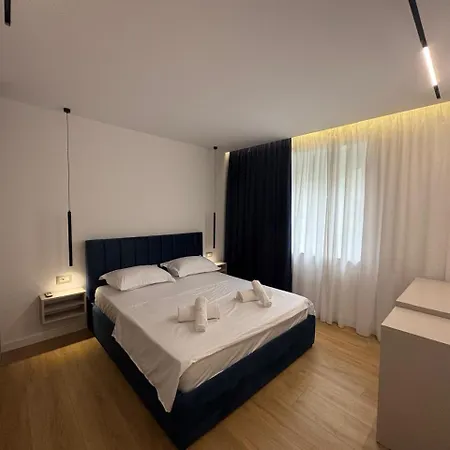Aura Tirana